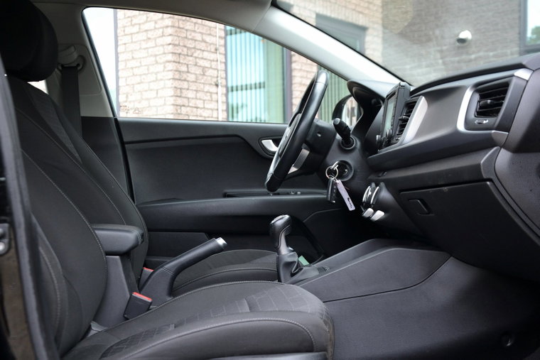 Vehicle Image 9