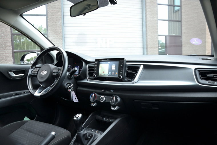 Vehicle Image 10