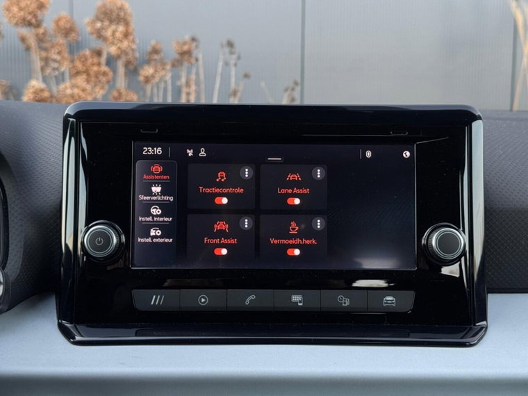 Vehicle Image 15