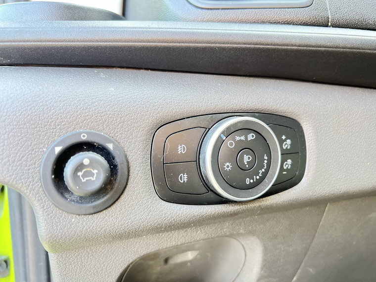 Vehicle Image 24