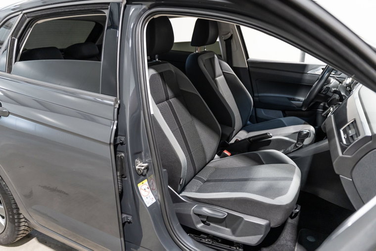 Vehicle Image 18