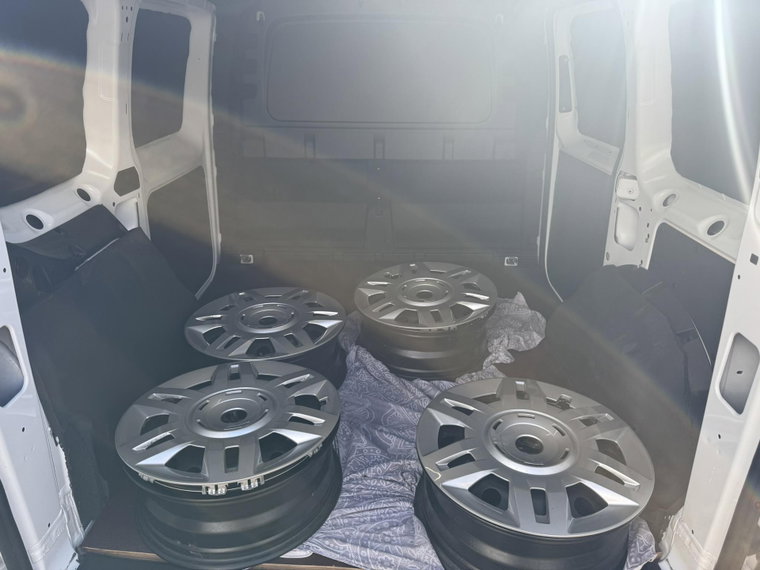 Vehicle Image 9