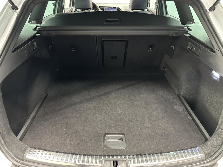 Vehicle Image 38