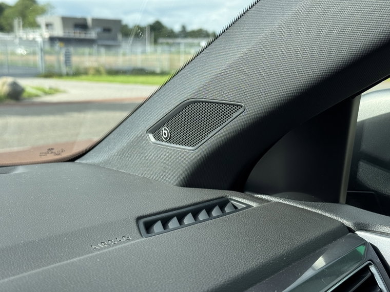 Vehicle Image 35