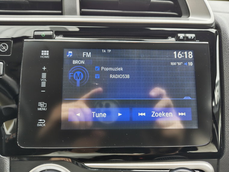 Vehicle Image 16
