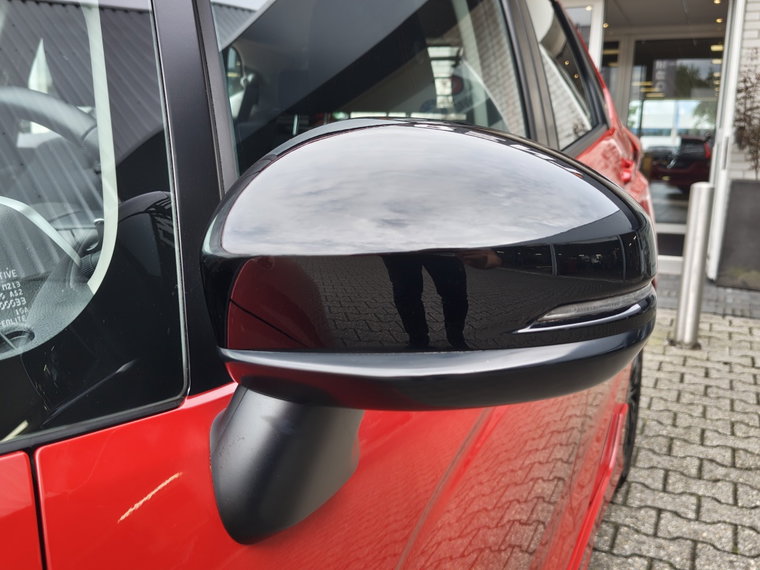 Vehicle Image 33
