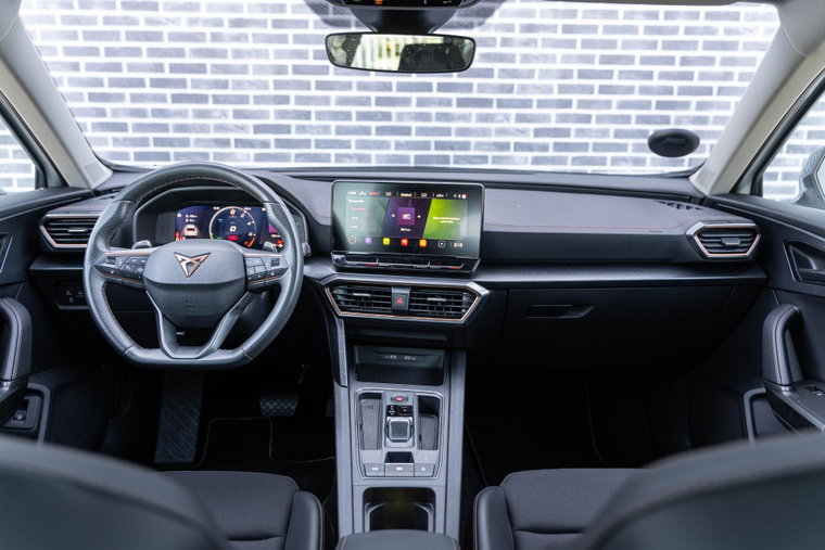 Vehicle Image 9