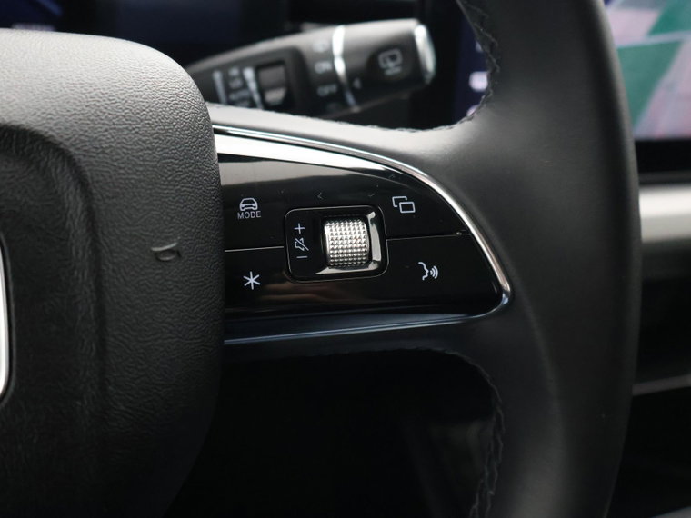 Vehicle Image 37
