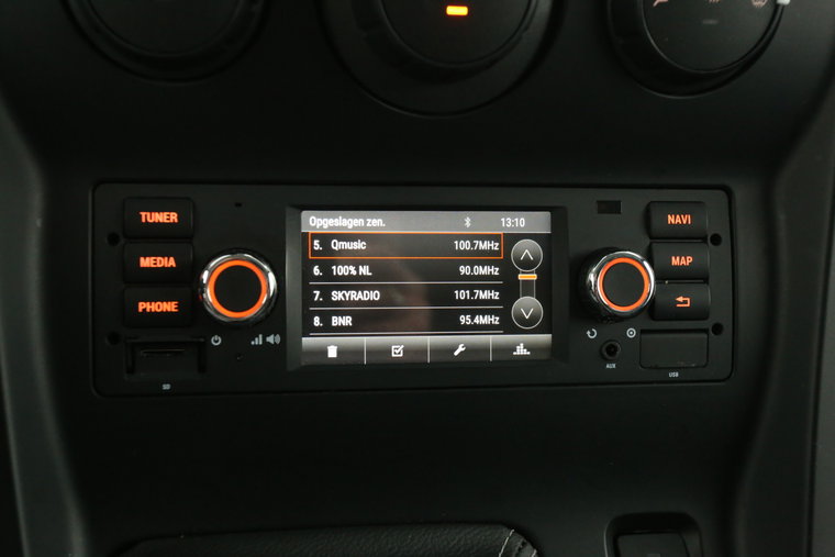 Vehicle Image 16