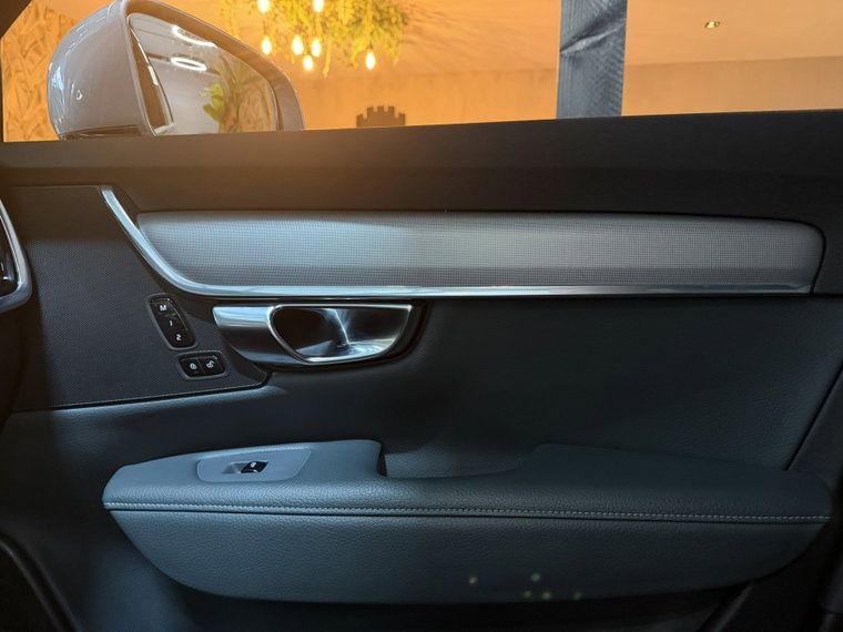 Vehicle Image 34