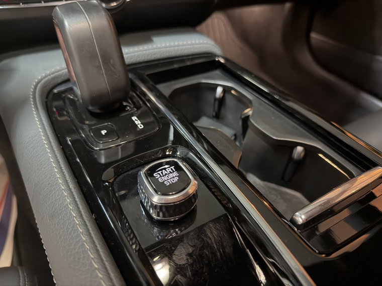Vehicle Image 38