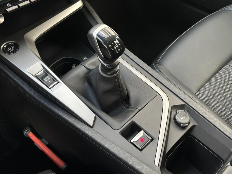Vehicle Image 24