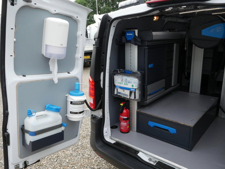 Vehicle Image 13