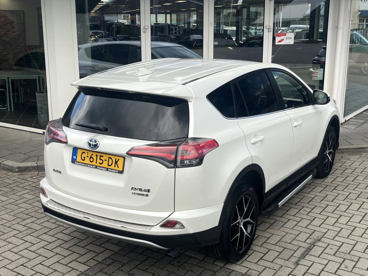 Vehicle Image 17