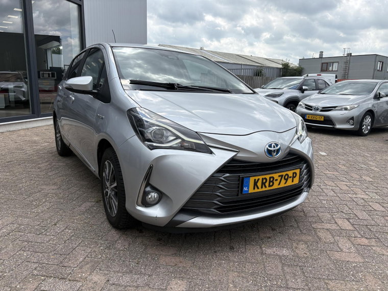 Vehicle Image 6