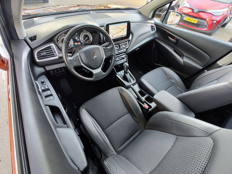 Vehicle Image 13