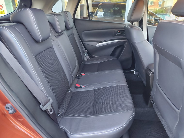 Vehicle Image 10