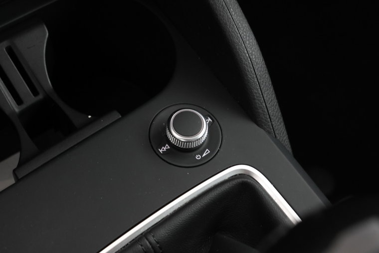 Vehicle Image 38