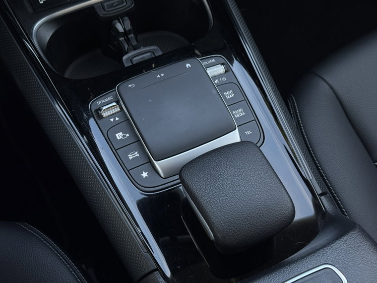 Vehicle Image 33