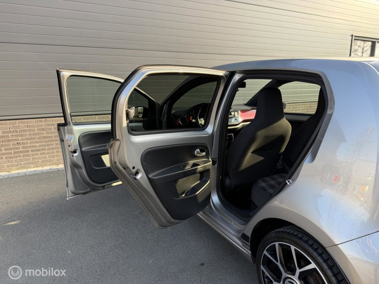 Vehicle Image 26