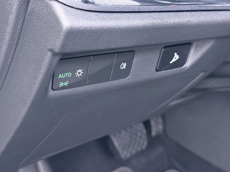 Vehicle Image 28