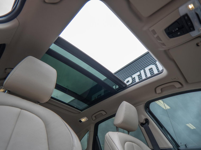 Vehicle Image 37