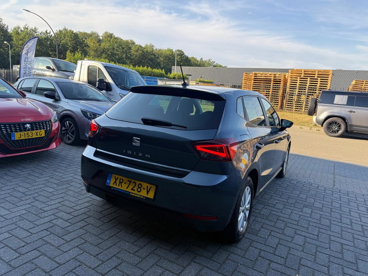 Vehicle Image 6