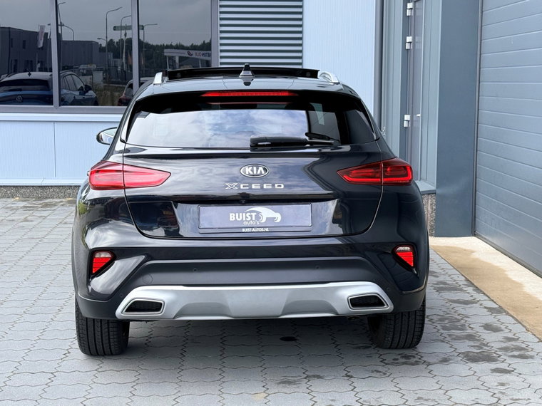 Vehicle Image 32