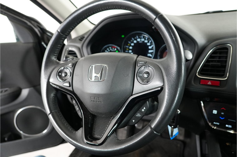 Vehicle Image 16