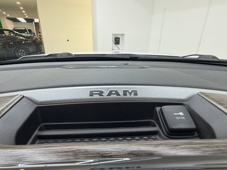 Vehicle Image 33
