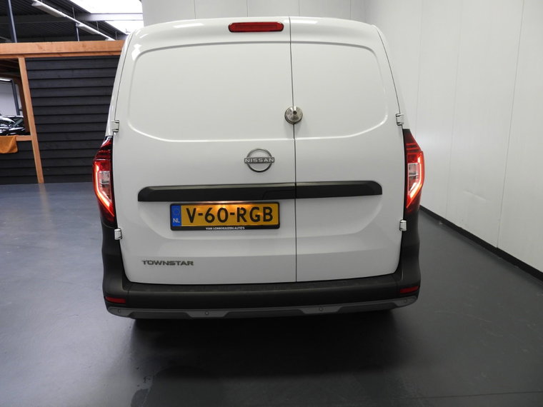 Vehicle Image 24