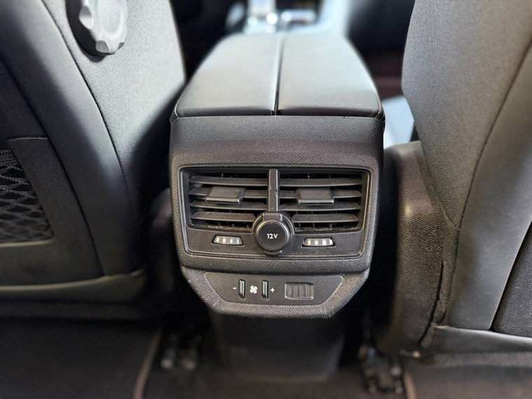 Vehicle Image 29