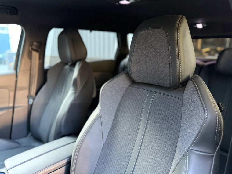 Vehicle Image 36