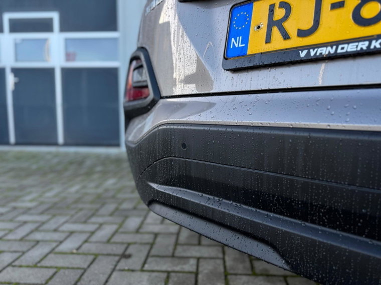 Vehicle Image 24