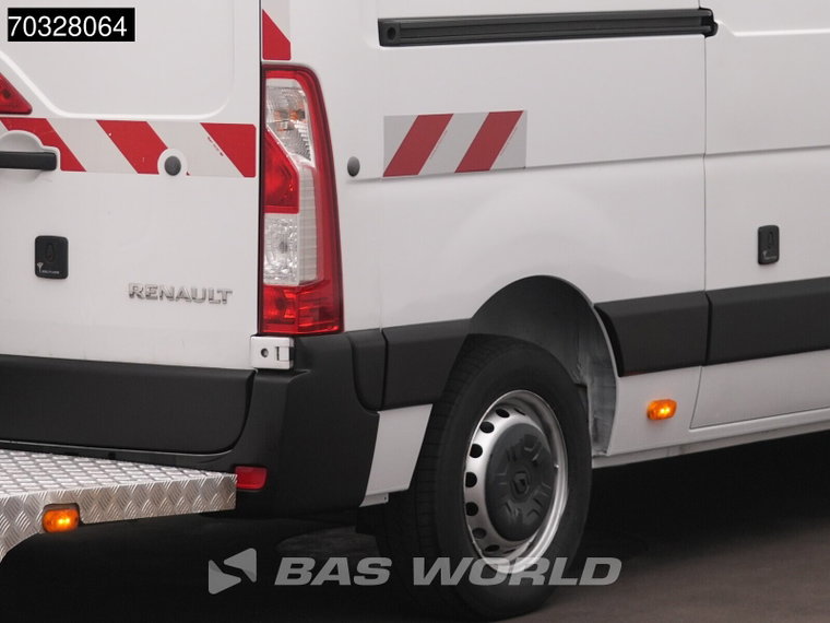 Vehicle Image 38