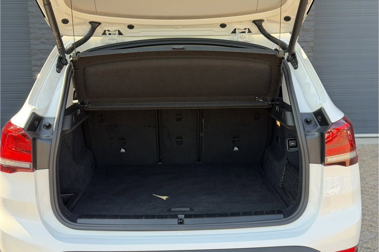 Vehicle Image 38