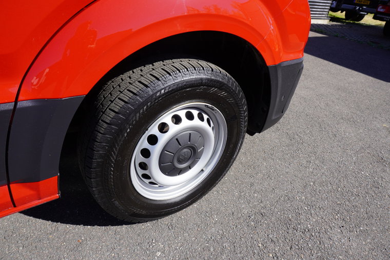 Vehicle Image 8