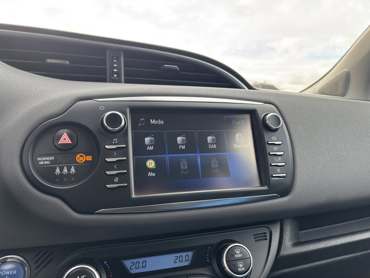 Vehicle Image 16