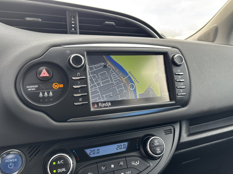 Vehicle Image 17