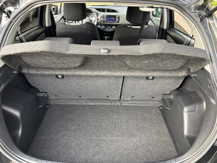 Vehicle Image 25