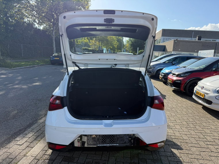 Vehicle Image 23