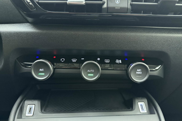 Vehicle Image 26