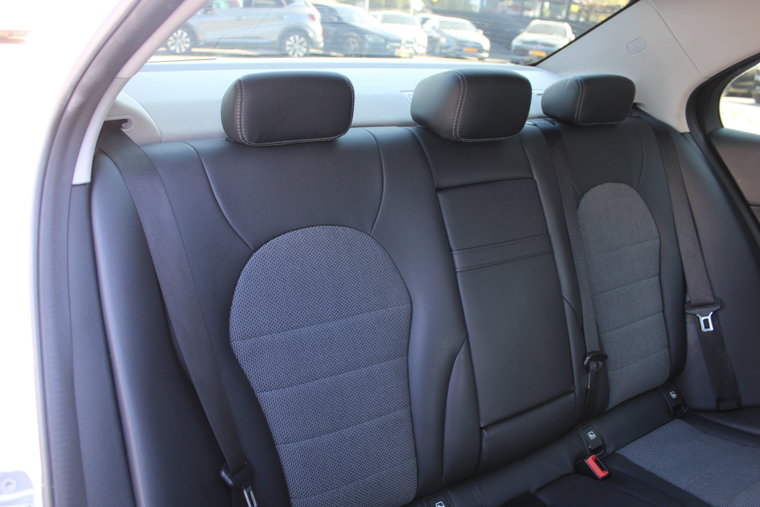 Vehicle Image 17