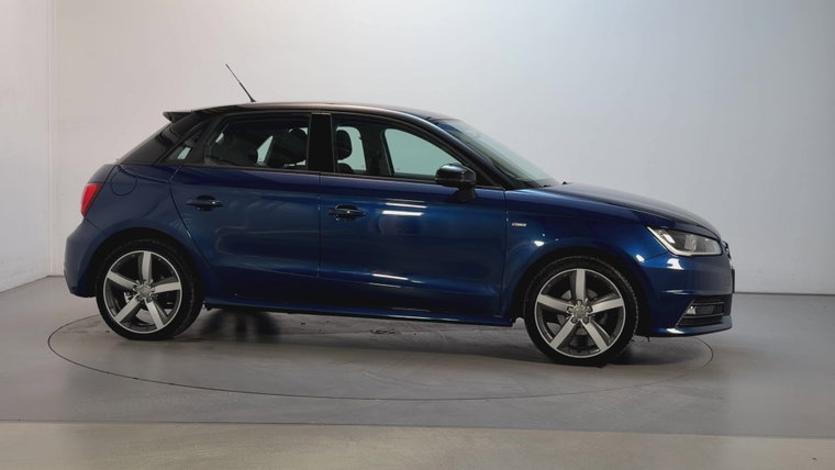 Vehicle Image 12