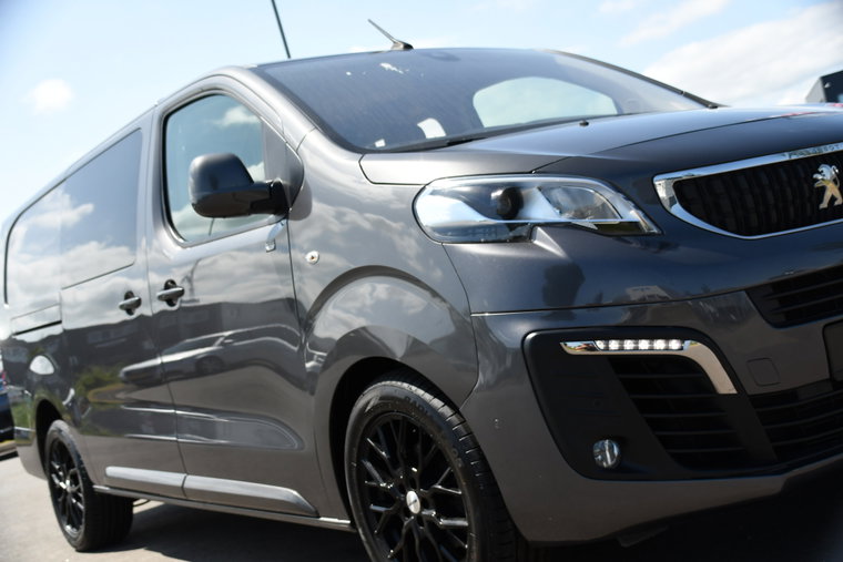 Vehicle Image 18