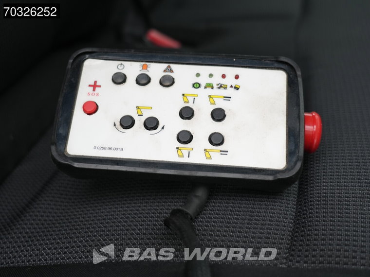 Vehicle Image 35