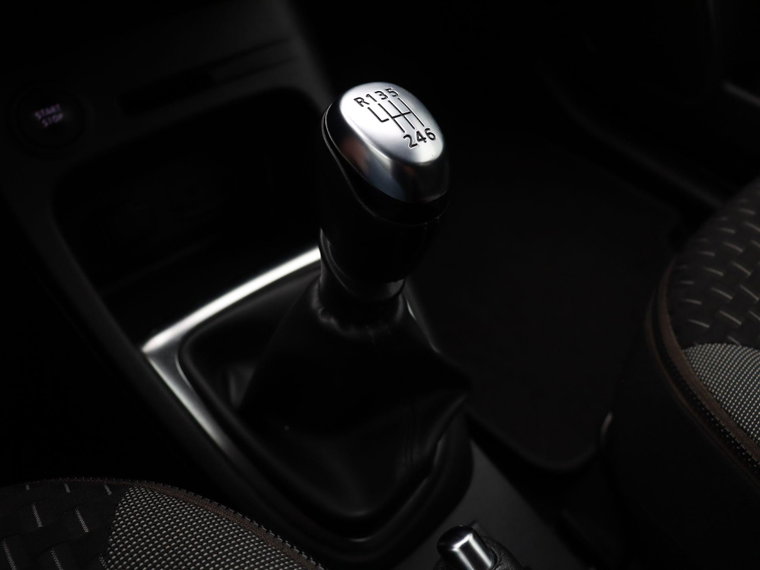 Vehicle Image 26