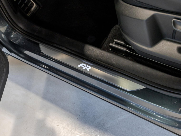 Vehicle Image 16