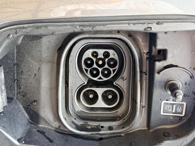 Vehicle Image 22