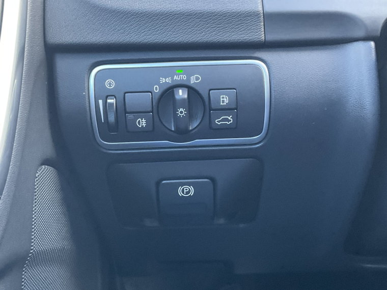 Vehicle Image 28